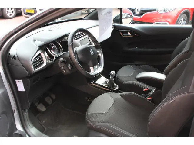DS DS 3 1.2 PureTech Business 2016 Benzine 8