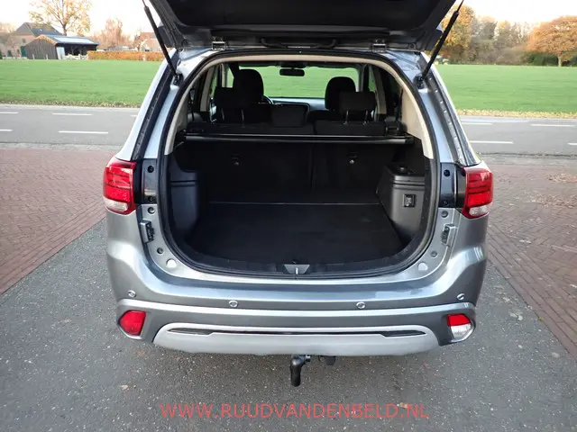 Mitsubishi Outlander 2.4 PHEV Pure 2020 Hybride Benzine 16