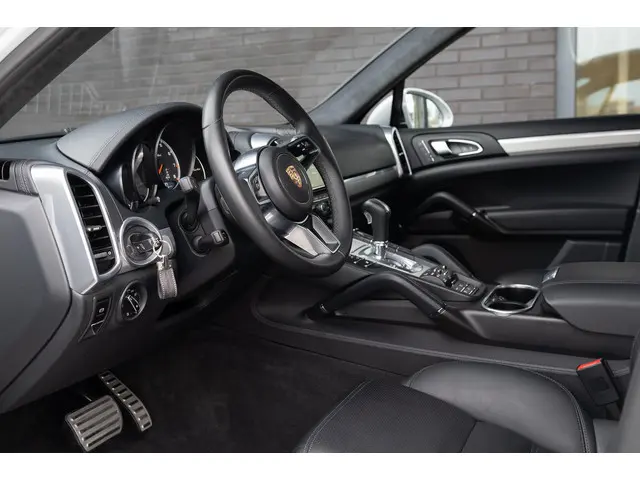 Porsche Cayenne 4.8 Turbo 2014 Benzine 8