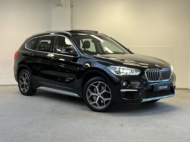 BMW X1 xDrive20i High Executive 2018 Benzine 9