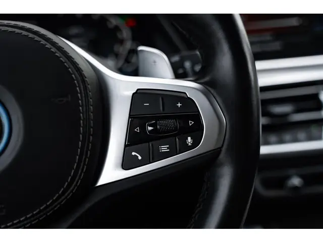 BMW X5 xDrive45e High Executive 2023 Hybride Benzine 32