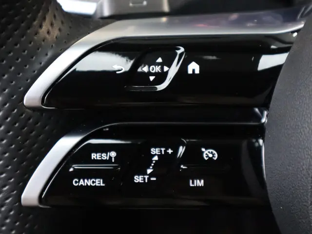 Mercedes-Benz C-Klasse 180 AMG Line 2024 Benzine 18