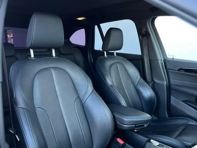 BMW X1 sDrive18i High Executive Edition 2020 Benzine 22