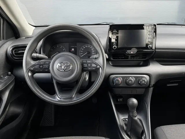 Toyota Yaris 1.0 VVT-i Active 2022 Benzine 8