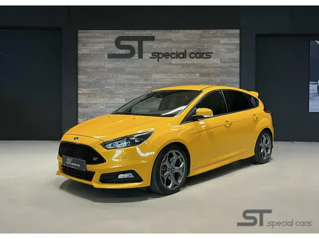 Ford Focus 2.0 ST-3|Leder|super netjes 2015 Benzine