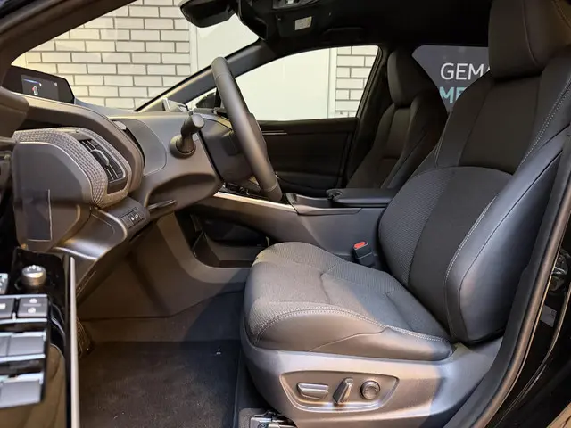 Toyota bZ4X Dynamic 71 kWh automaat 2025 Elektrisch 12