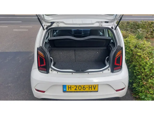 Volkswagen up! 1.0 BMT move up! 2020 Benzine 10