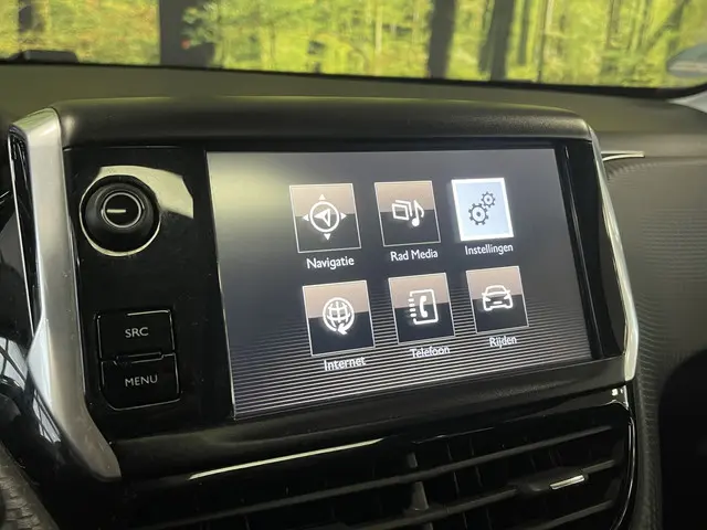 Peugeot 2008 1.2 PureTech Féline 2015 Benzine 11