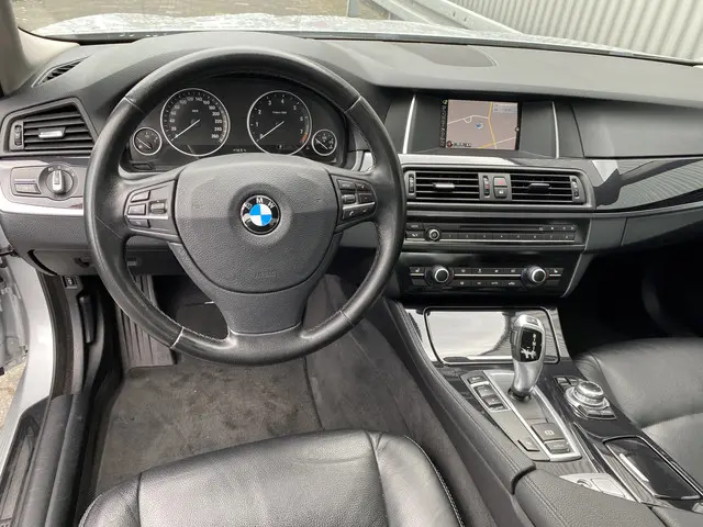 BMW 5 Serie 520i High Executive 2015 Benzine 4