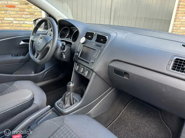 Volkswagen Polo 1.2 TSI Comfortline 2015 Benzine 9