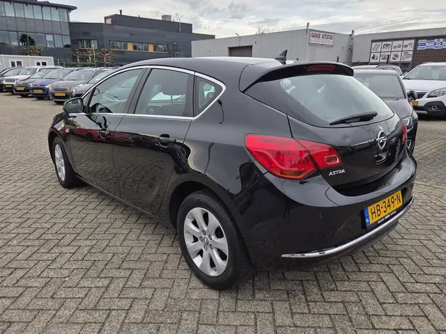 Opel Astra 1.4 Turbo NIEUW DISTRUB KETTING 2015 Benzine 7