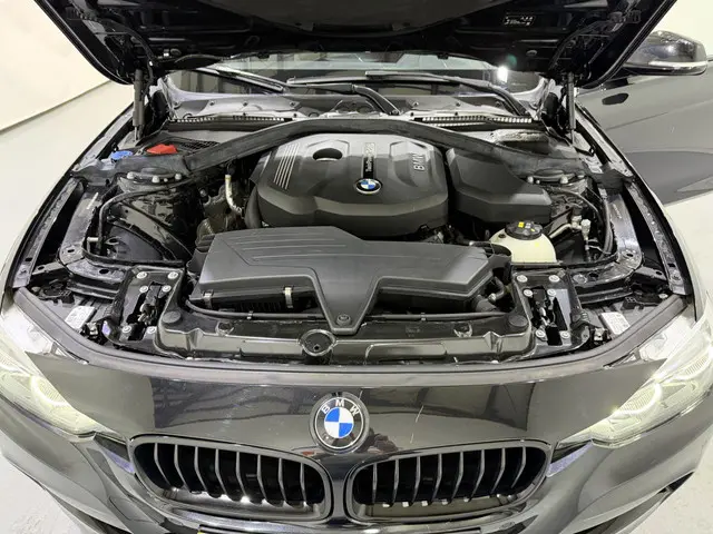 BMW 3 Serie Touring 318i M Sport Aut8 2019 Benzine 27