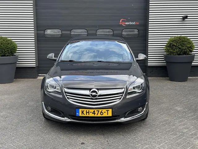 Opel Insignia 1.6 T Edition 2013 Benzine 23
