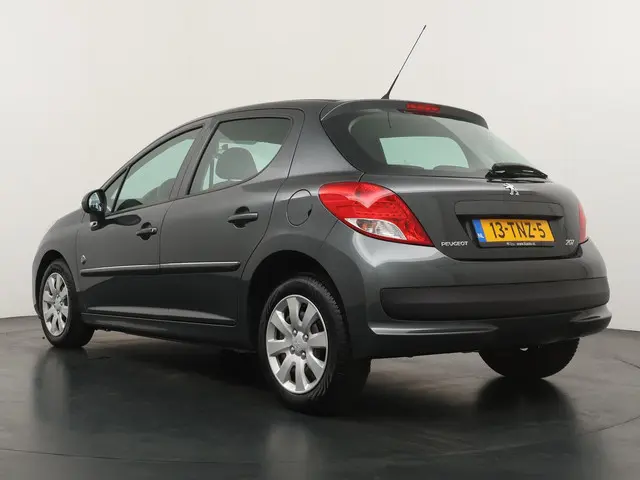 Peugeot 207 1.4 VTi Urban Move 2012 Benzine 3