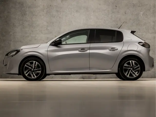 Peugeot 208 1.2 PureTech Allure Deluxe 2022 Benzine 2