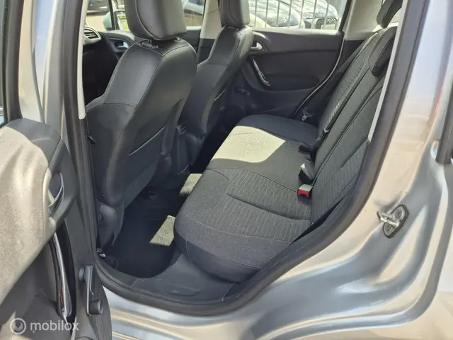 Citroën C3 1.2 PureTech Collection 2015 Benzine 12