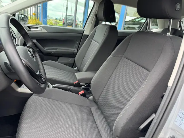Volkswagen Polo 1.0 TSI Comfortline 2021 Benzine 13