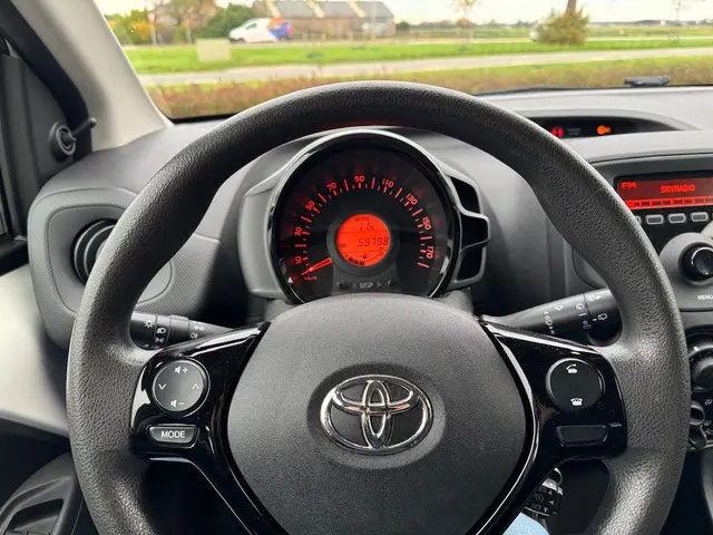 Toyota Aygo 1.0 VVT-i x-fun 2019 Benzine 9