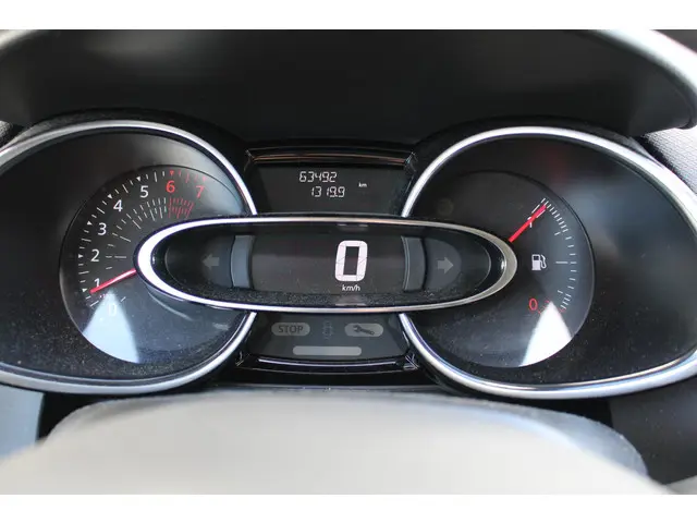 Renault Clio Estate 0.9 TCe Limited 2018 Benzine 4