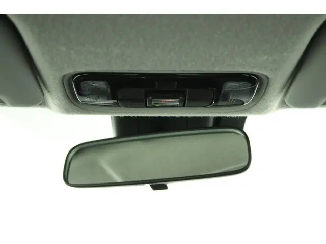 Toyota Yaris 1.5 Hybrid Dynamic 2023 Hybride Benzine 32