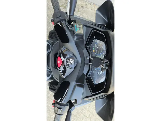 Peugeot Metropolis Scooter RS 400i 2015 Benzine 15