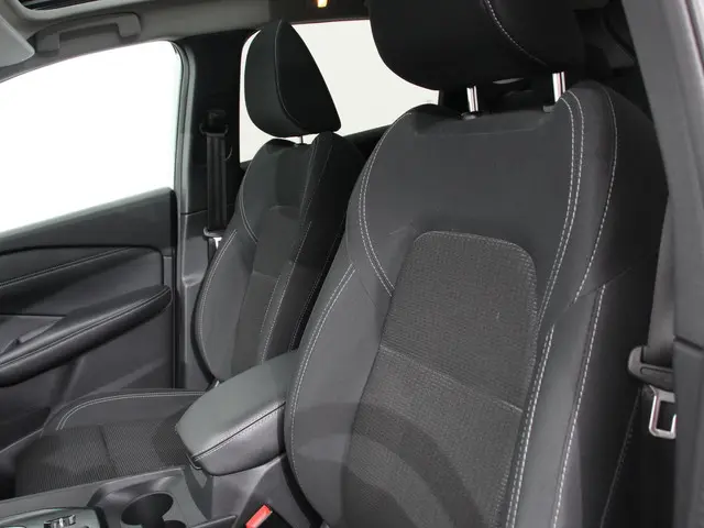 Nissan QASHQAI 1.3 MHEV Design Acenta 2022 Benzine 24