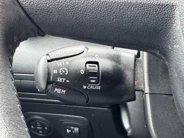 Citroën C3 Aircross 1.2 PureTech S&S Shine 2017 Benzine 10