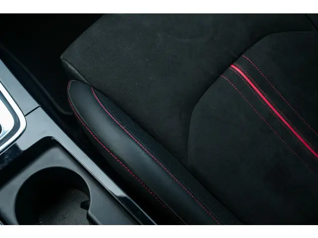 Kia Ceed 1.6 T-GDi GT 2019 Benzine 24