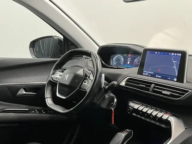 Peugeot 3008 1.2 PureTech Active 2018 Benzine 33