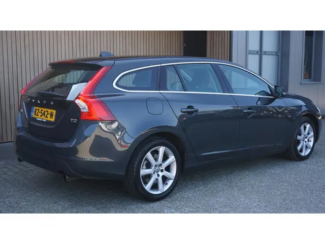 Volvo V60 1.5 123PK T2 Automaat Kinetic 2017 Benzine 5