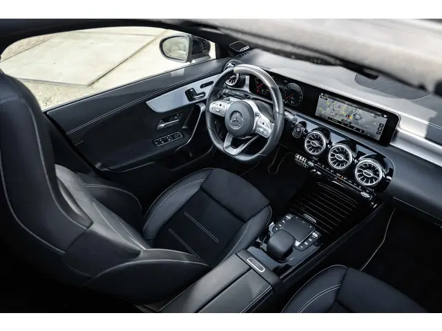 Mercedes-Benz CLA 250 e AMG 2020 Hybride Benzine 9