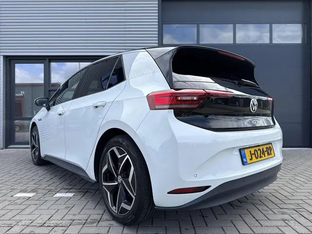 Volkswagen ID.3 First Plus 58 kWh 2020 Elektrisch 5