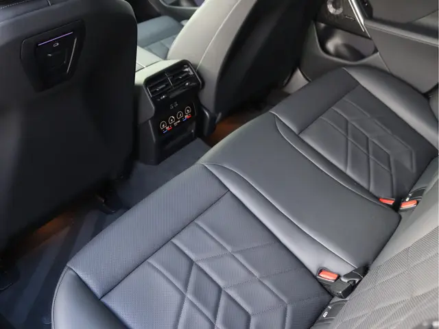 BMW i5 M60 xDrive 84 kWh 2023 Elektrisch 36