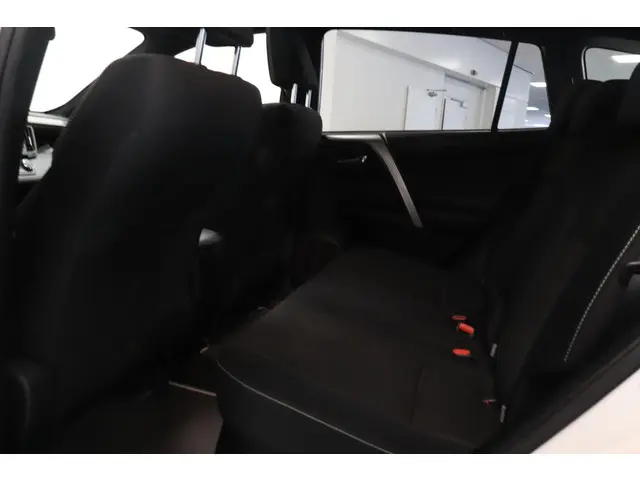 Toyota RAV4 2.5 Hybrid AWD Business 2018 Hybride Benzine 8