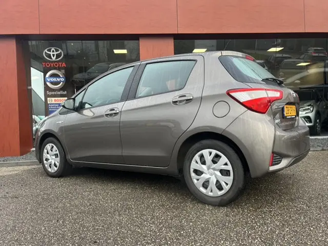 Toyota Yaris 1.5 Hybrid Active 2019 Hybride Benzine 4