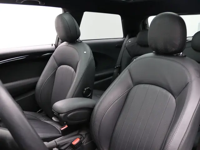 MINI 3-Deurs Cooper 2020 Benzine 8