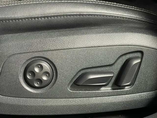 Audi A4 Avant 2.0 T MHEV Sp. Sle |PANO|STOEL 2017 Benzine 24