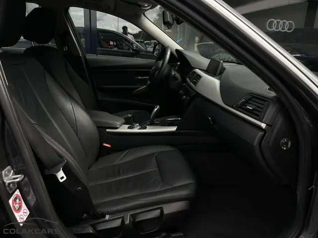 BMW 3 Serie 318i Centennial High Executive 2016 Benzine 4