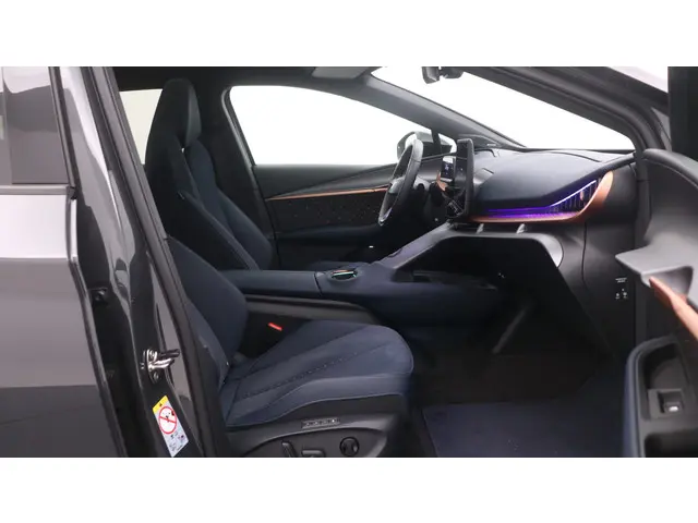 CUPRA Tavascan Adrenaline 82 kWh 2025 Elektrisch 27