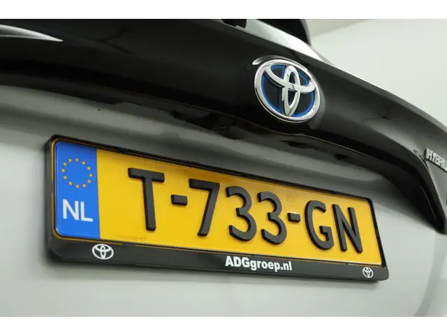 Toyota Yaris 1.5 Hybrid Dynamic 2023 Hybride Benzine 38