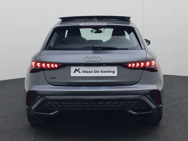 Audi A3 Sportback 35 TFSI/150PK S Line 2025 Benzine 33