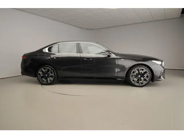 BMW 5 Serie Sedan 530e 2025 Hybride Benzine 4