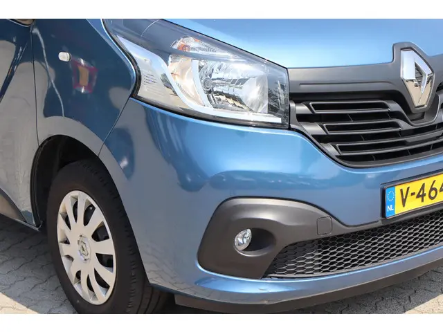Renault Trafic 1.6 dCi T29 L2H1 DC Comfort 2017 Diesel 11