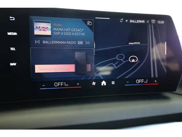 BMW 1 Serie 120 2025 Benzine 13