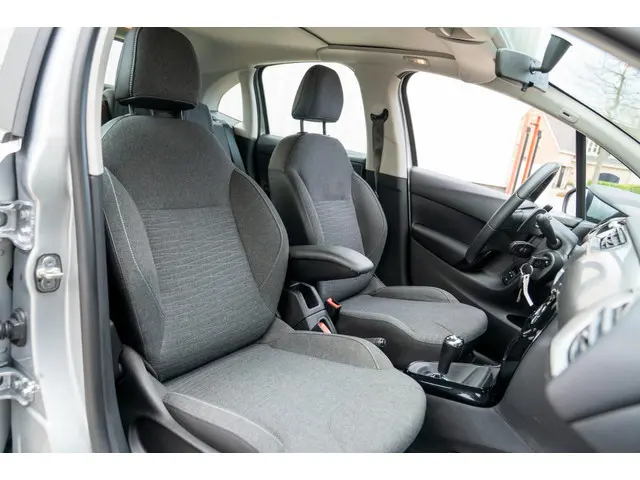 Citroën C3 1.2 PureTech Selection 2017 Benzine 24