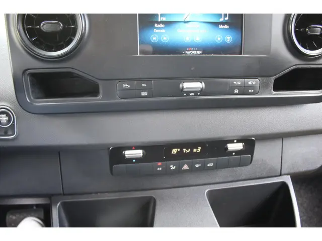 Mercedes-Benz Sprinter 314 2.2 CDI L2H2 2019 Diesel 17