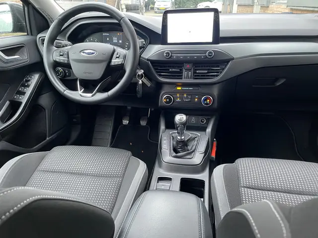 Ford Focus 1.0 EcoBoost Connected 2022 Benzine 11