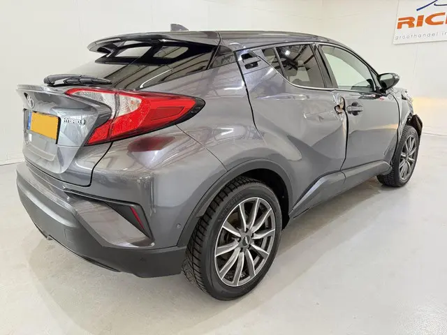 Toyota C-HR CH-R 1.8 Hybrid Executive 2017 Benzine 30