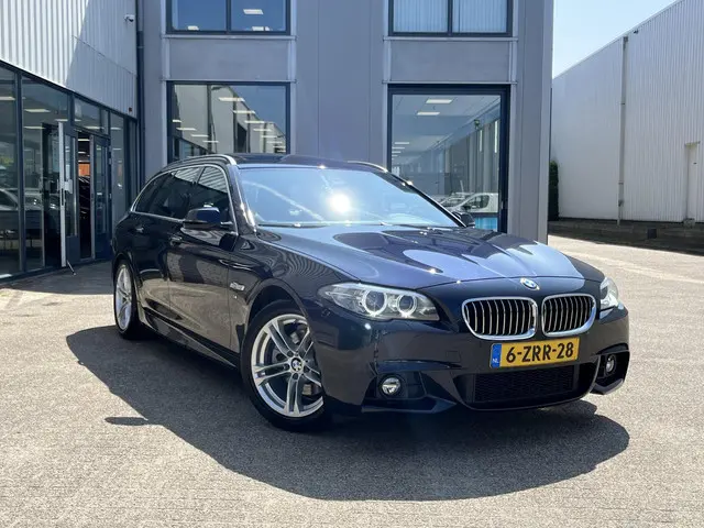 BMW 5 Serie Touring 520i High Executive 2015 Benzine 15