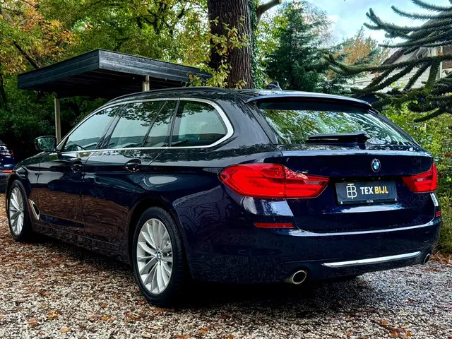 BMW 5 Serie Touring 530i High Executive 2018 Benzine 4